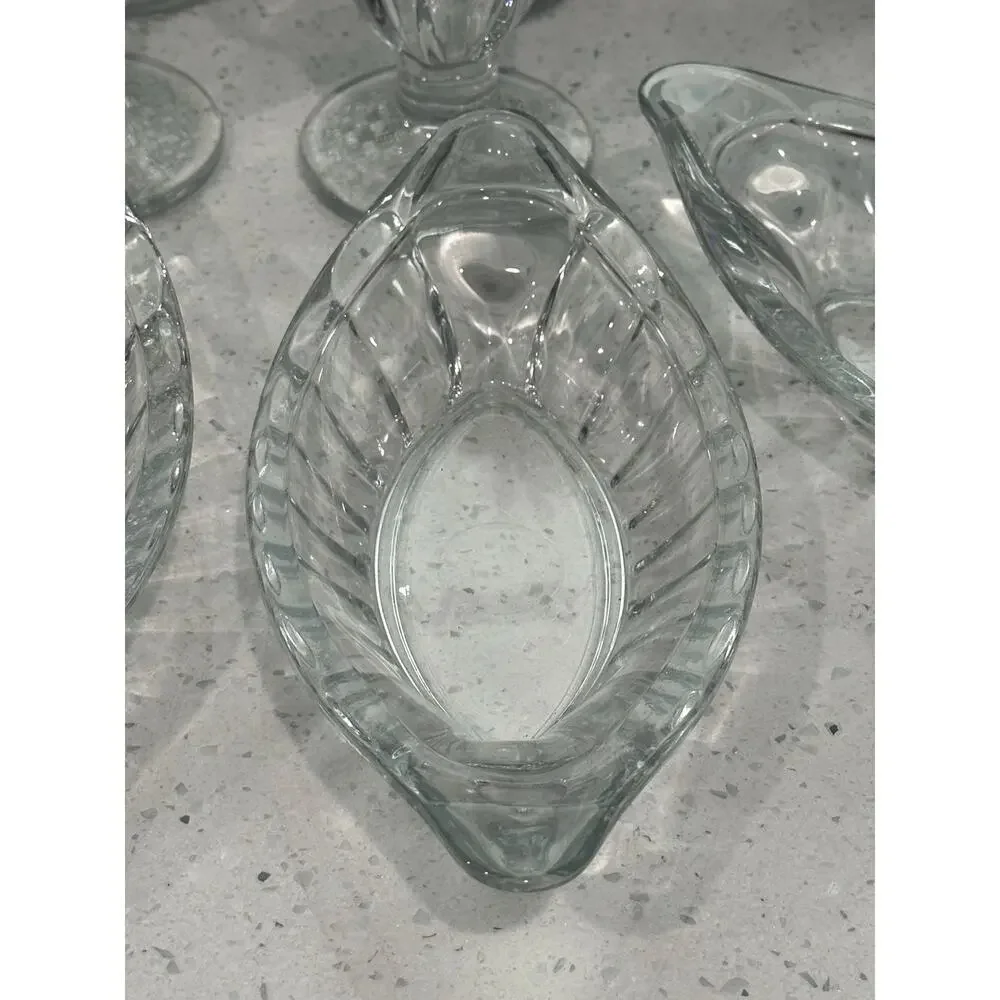 Set of 4 VTG Clear Glass Fluted Edge Ice Cream Glasses and Banana Split Dishes